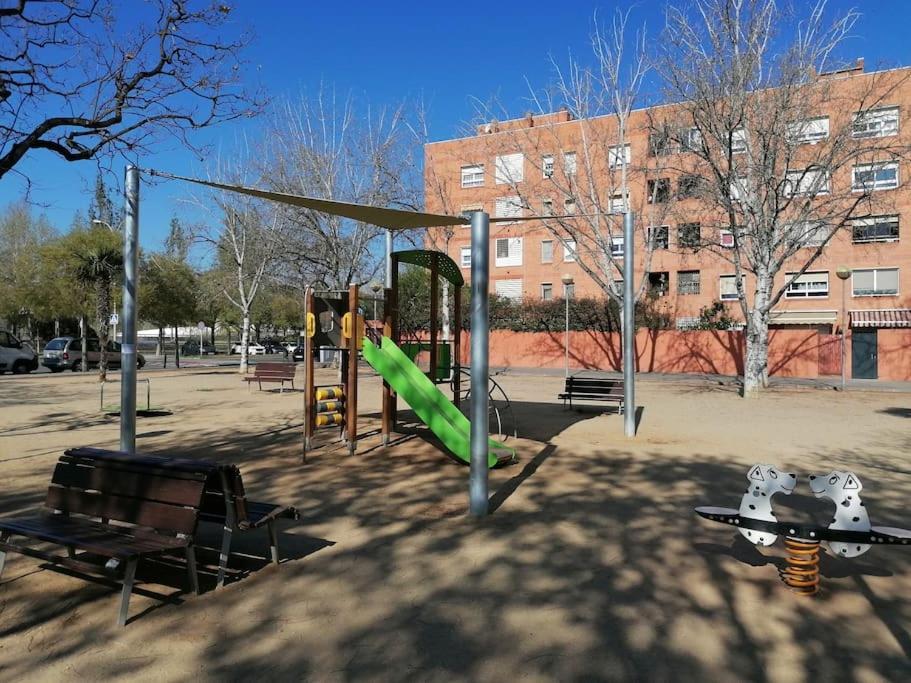 Piso Pl 2B, 20Min Plaza Cataluna Sant Adria de Besos Eksteriør bilde